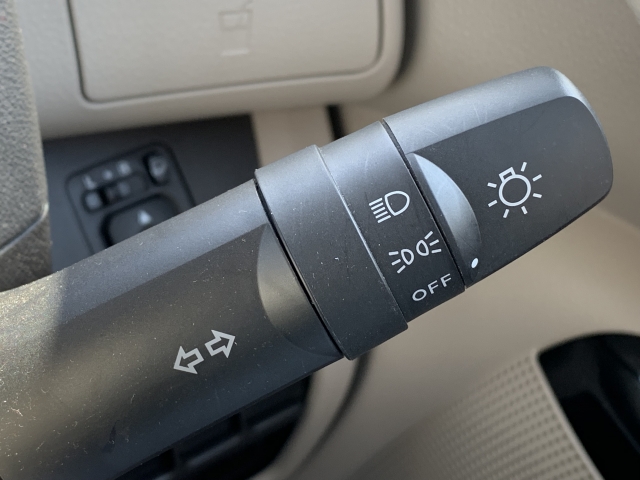 どうやって使うか忘れてしまった…。方向指示器（ウインカー）など、車 